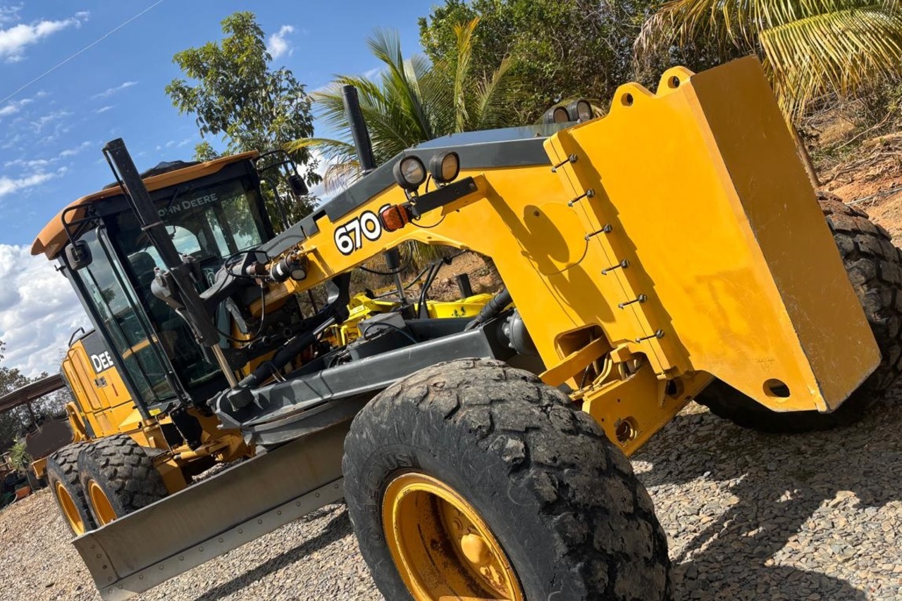 John Deere 670G - 16/16 3