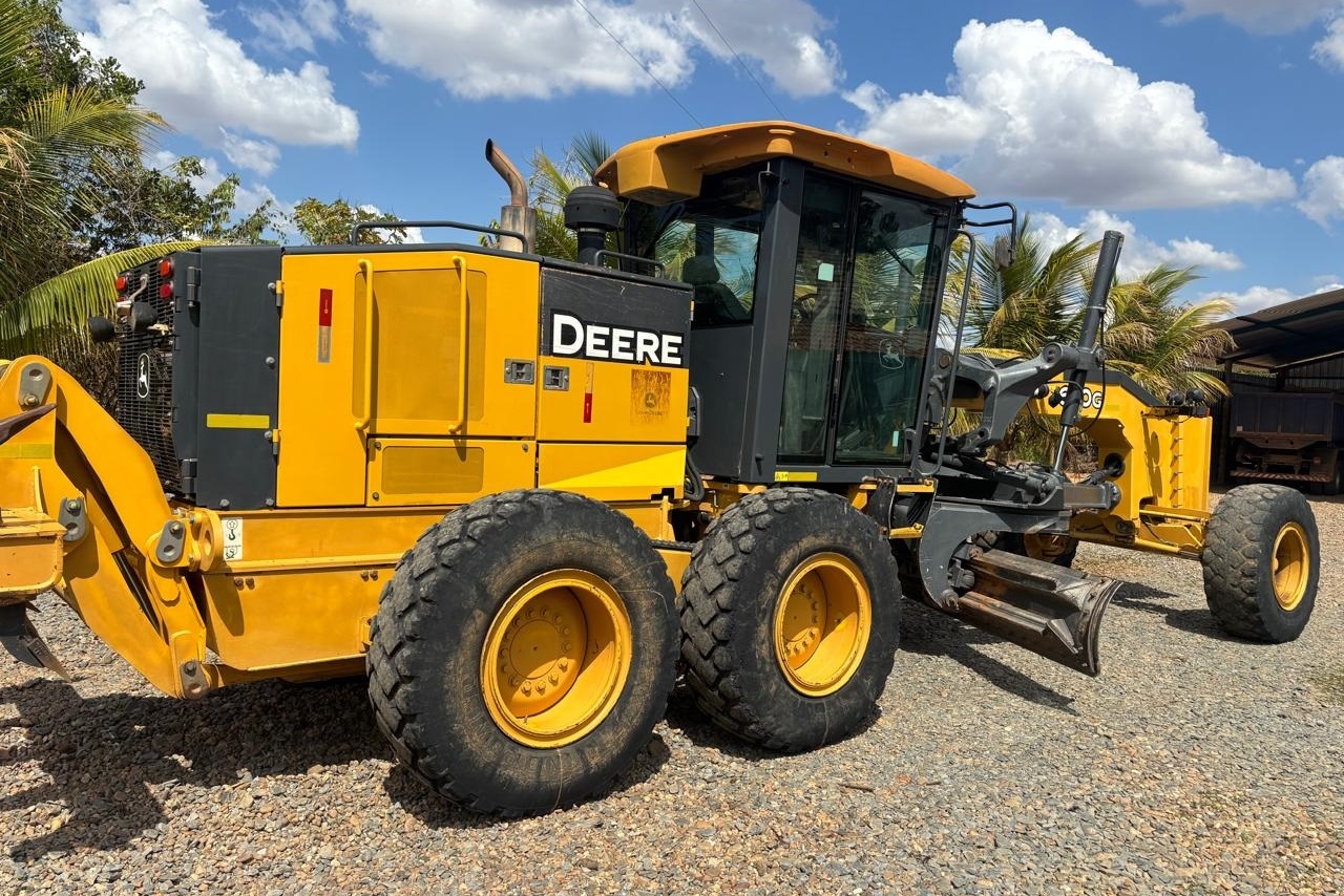 John Deere 670G - 16/16 5