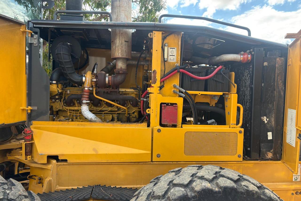 John Deere 670G - 16/16 8