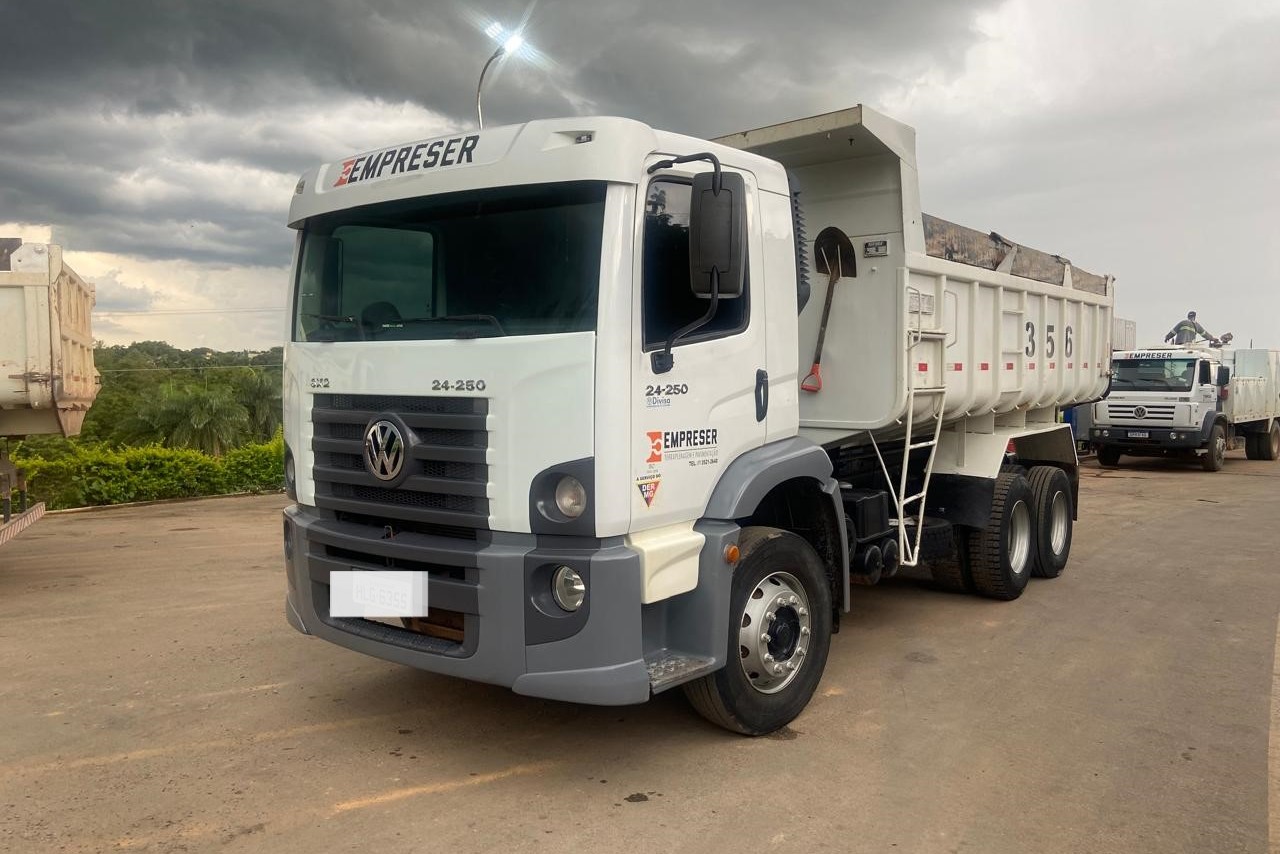 Volkswagen 24-250 E Constellation 3-Eixos - 10/10 9
