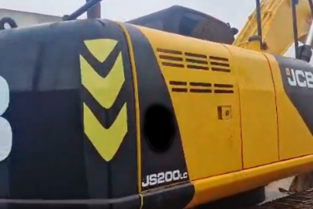 JCB JS200 LC - 13/13 9