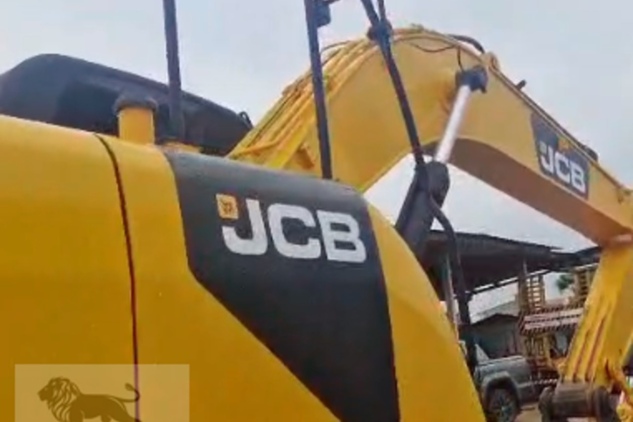 JCB JS200 LC - 13/13 10