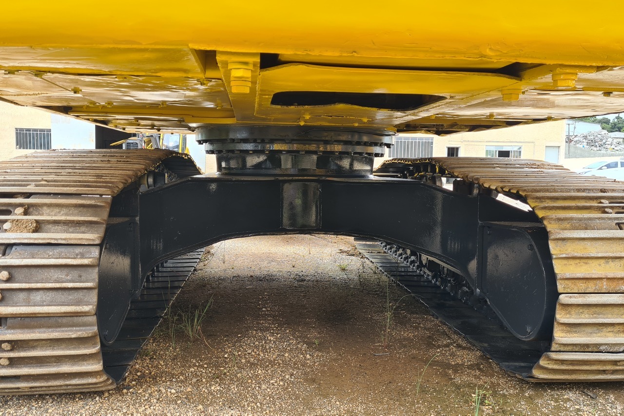 Komatsu PC200 - 09/09 5