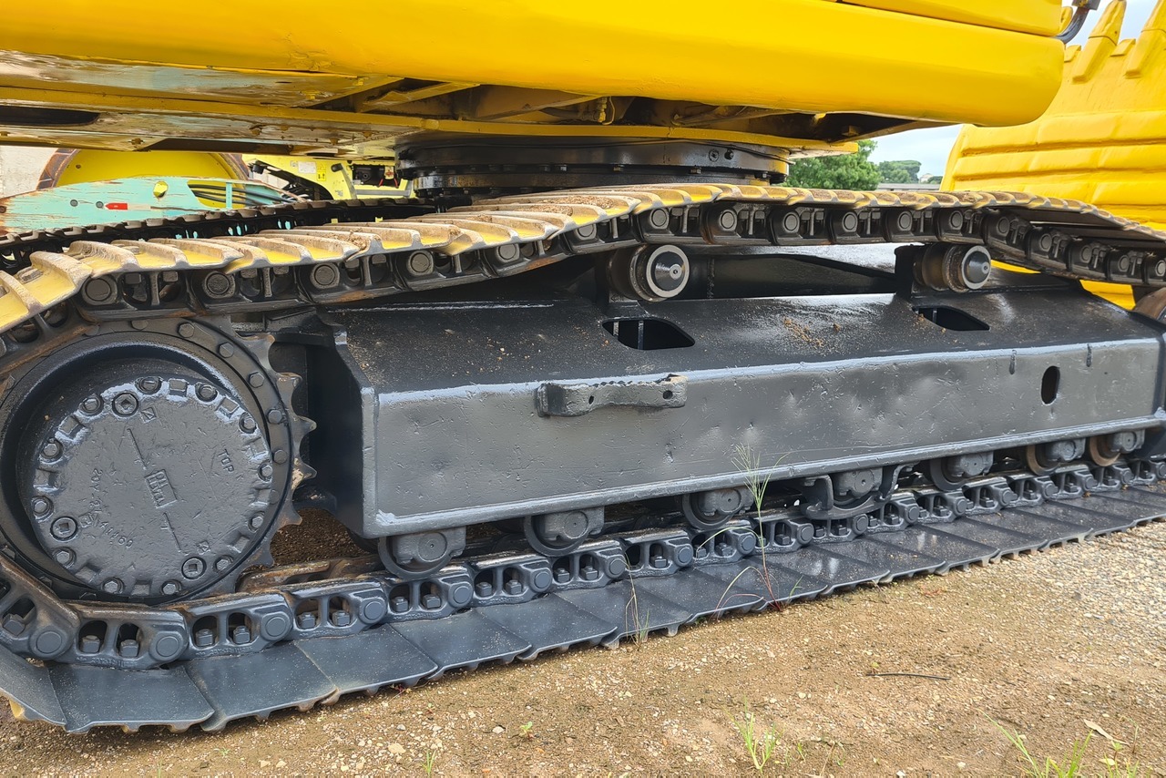 Komatsu PC200 - 09/09 6