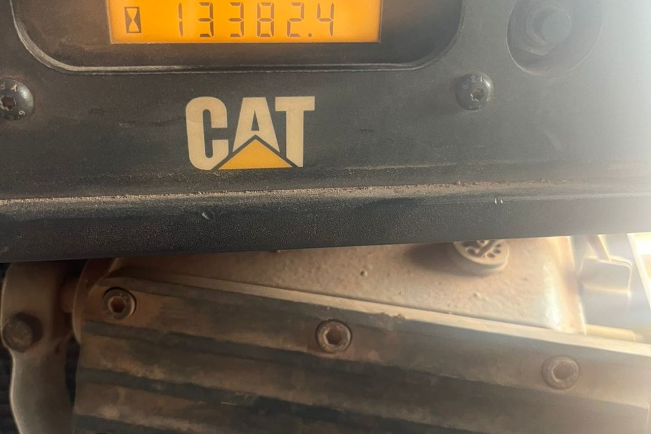 Caterpillar D6T XL - 14/14 4