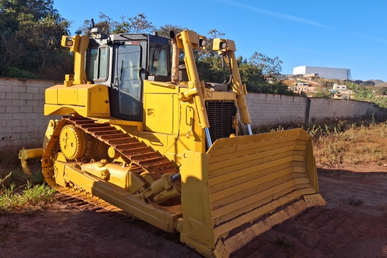 Caterpillar D6T - 18/18 4