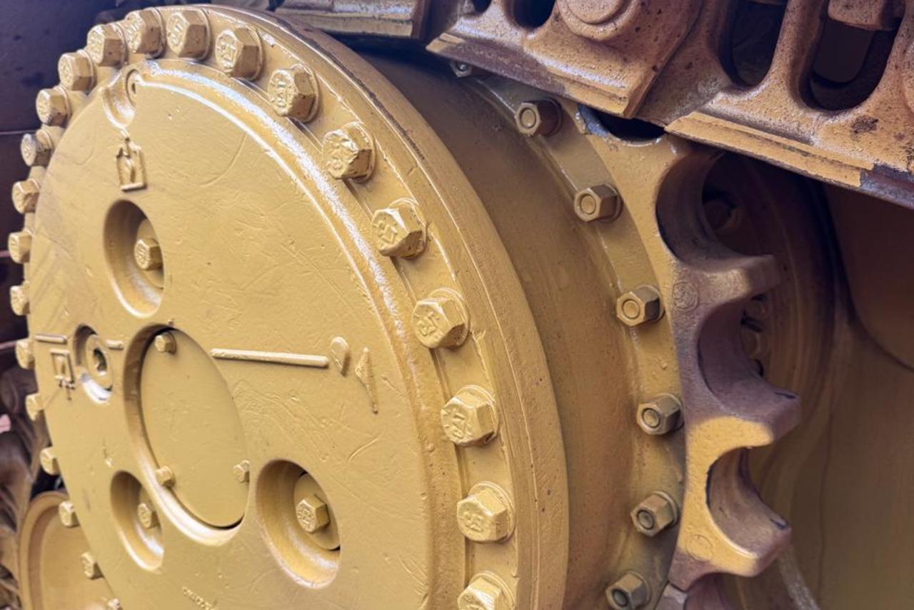 Caterpillar D6T - 18/18 10