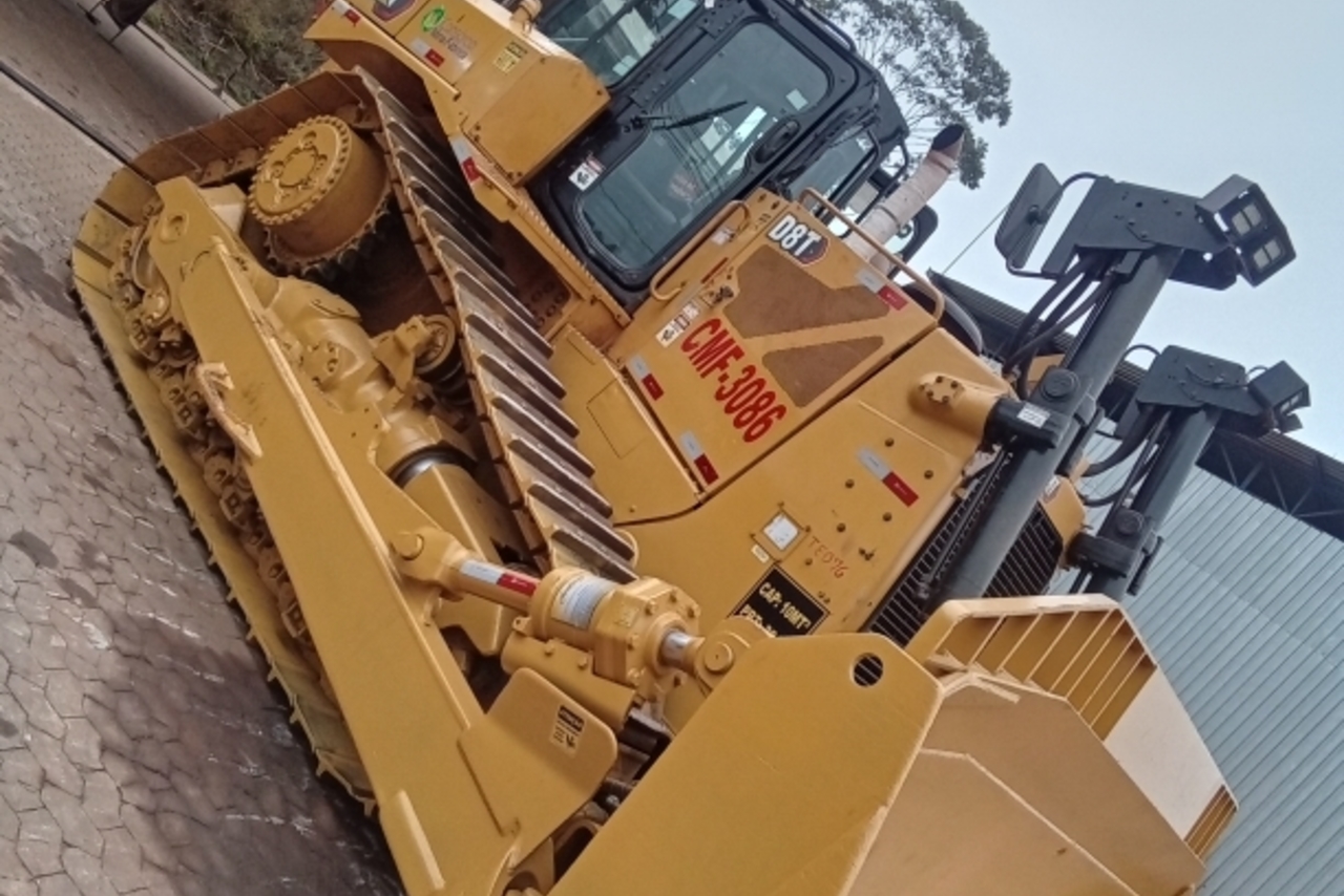 Caterpillar D8T - 20/20 10