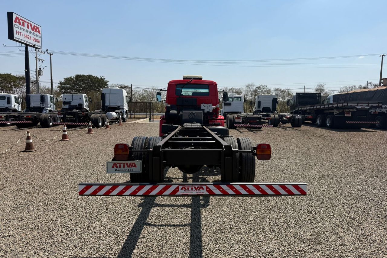 Volkswagen 13-180 - 08/09 6