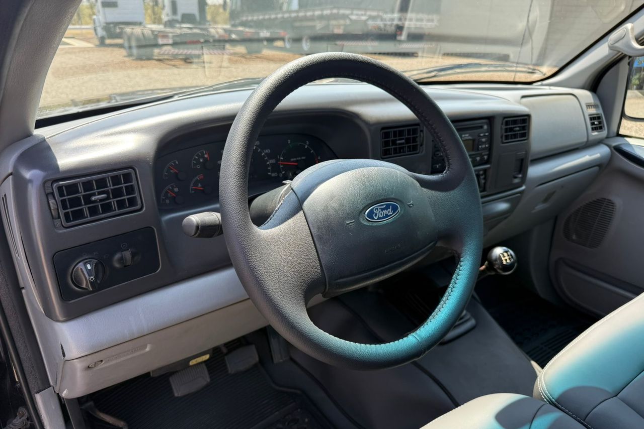 Ford F250  - 02/02 8