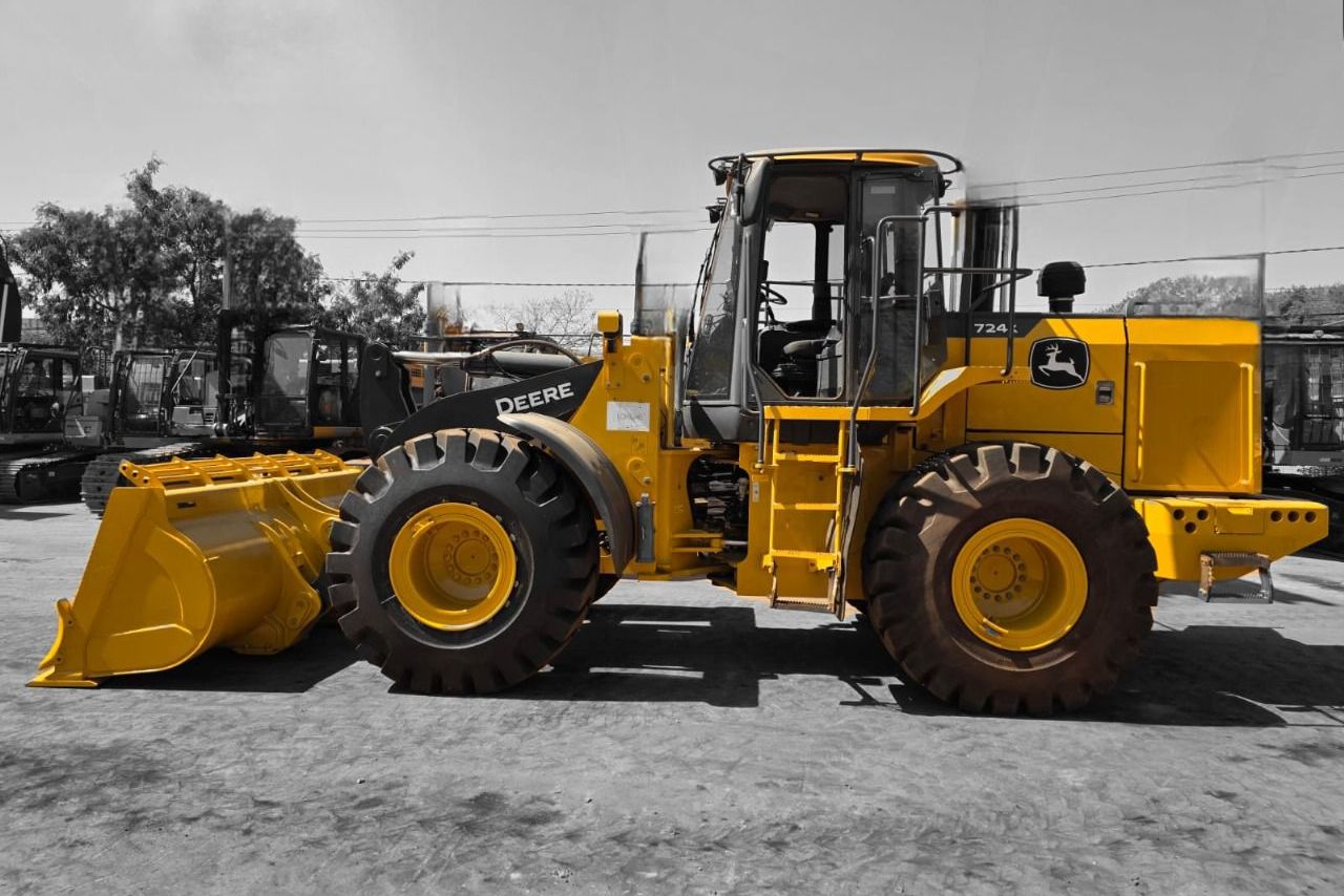 John Deere 724K - 23/23 8