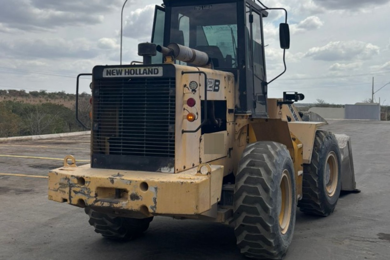 New Holland 12B - 07/07 3