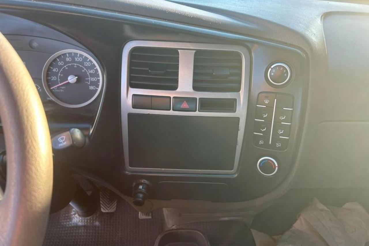 Hyundai HR - 19/20 18