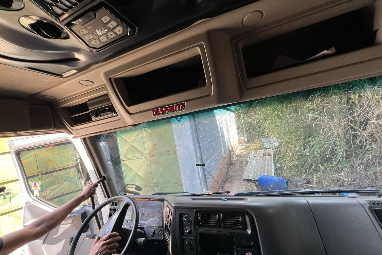 Volvo VM 270 - 08/08 7