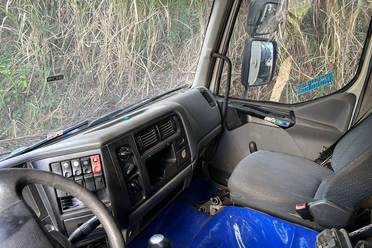 Volvo VM 270 - 08/08 9