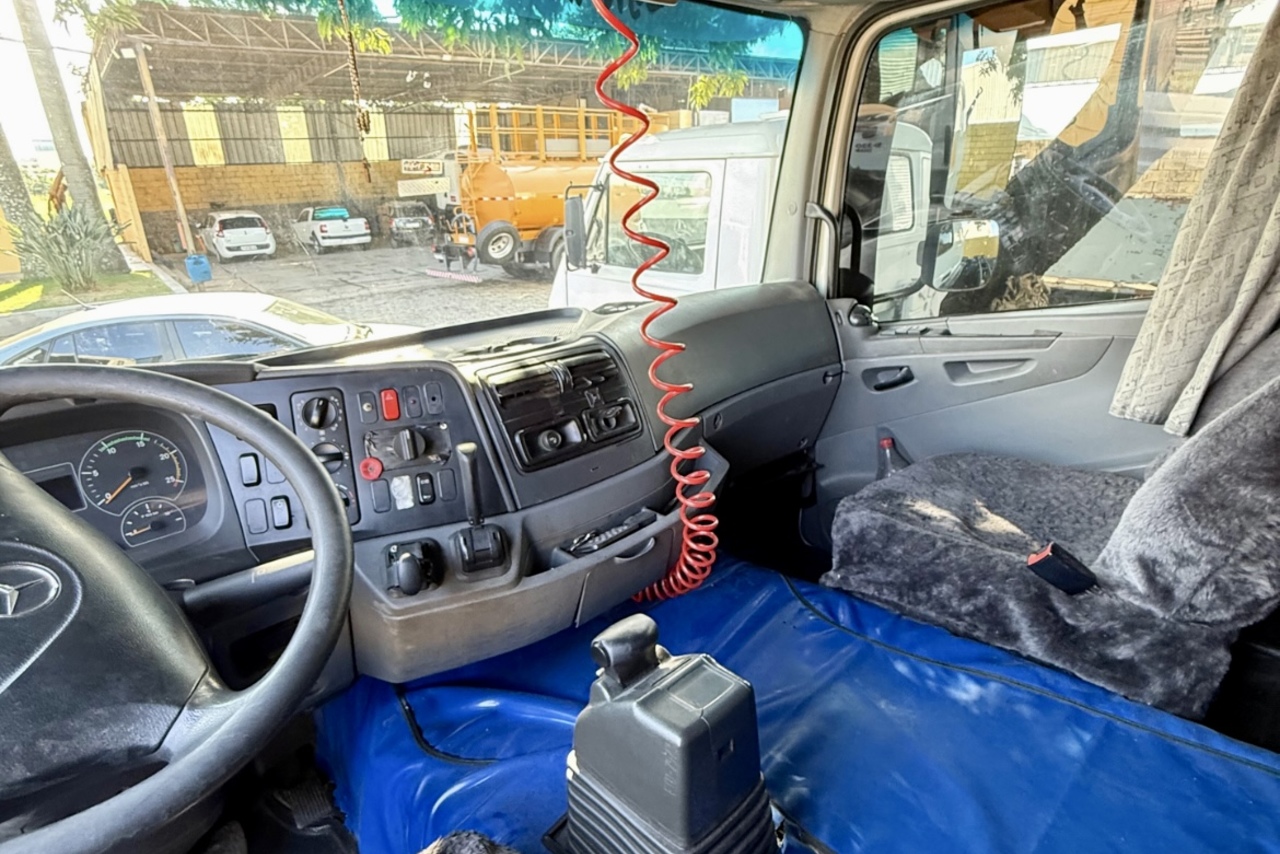 Mercedes Benz Axor 2035 - 11/11 3