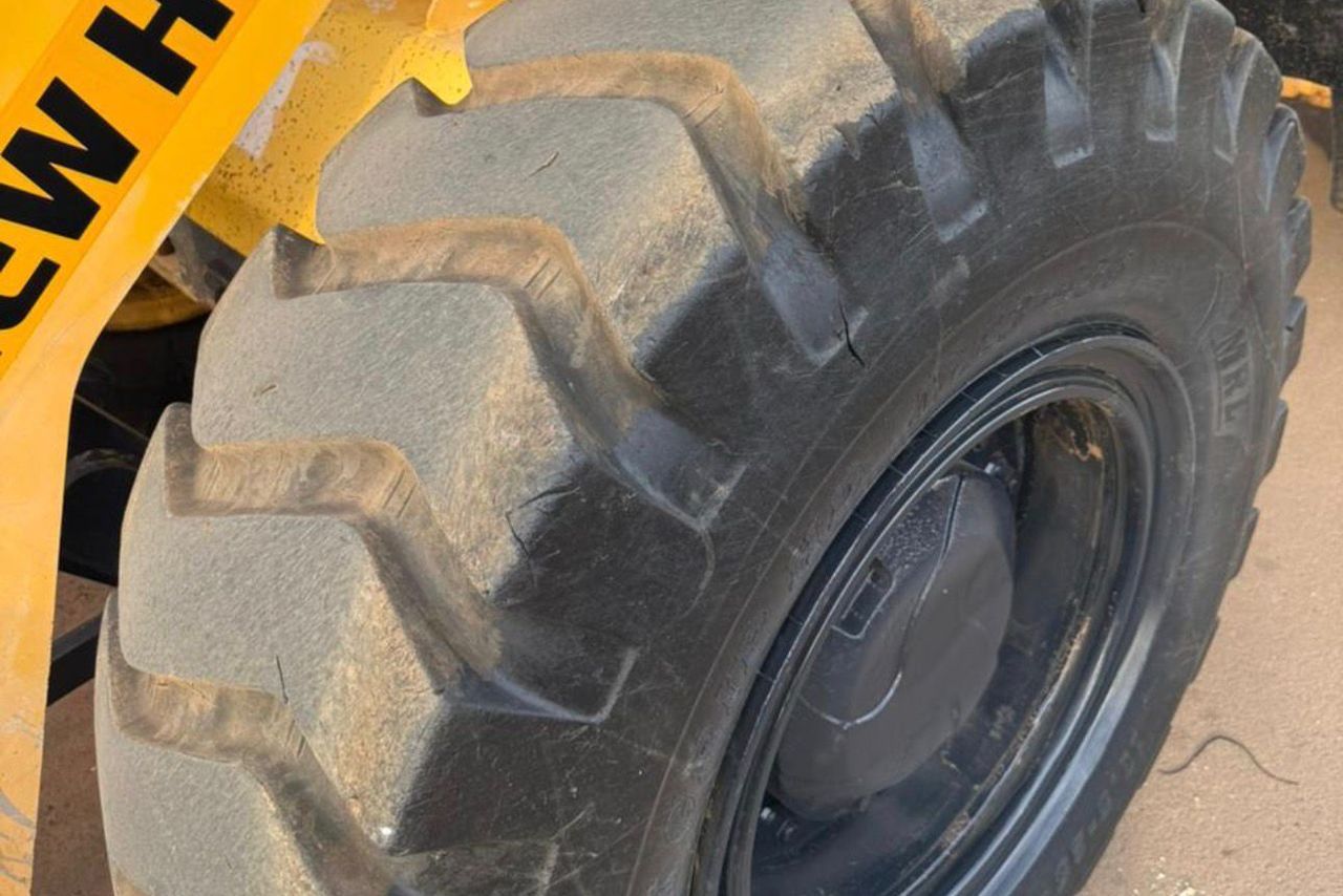 New Holland 12C - 13/13 4