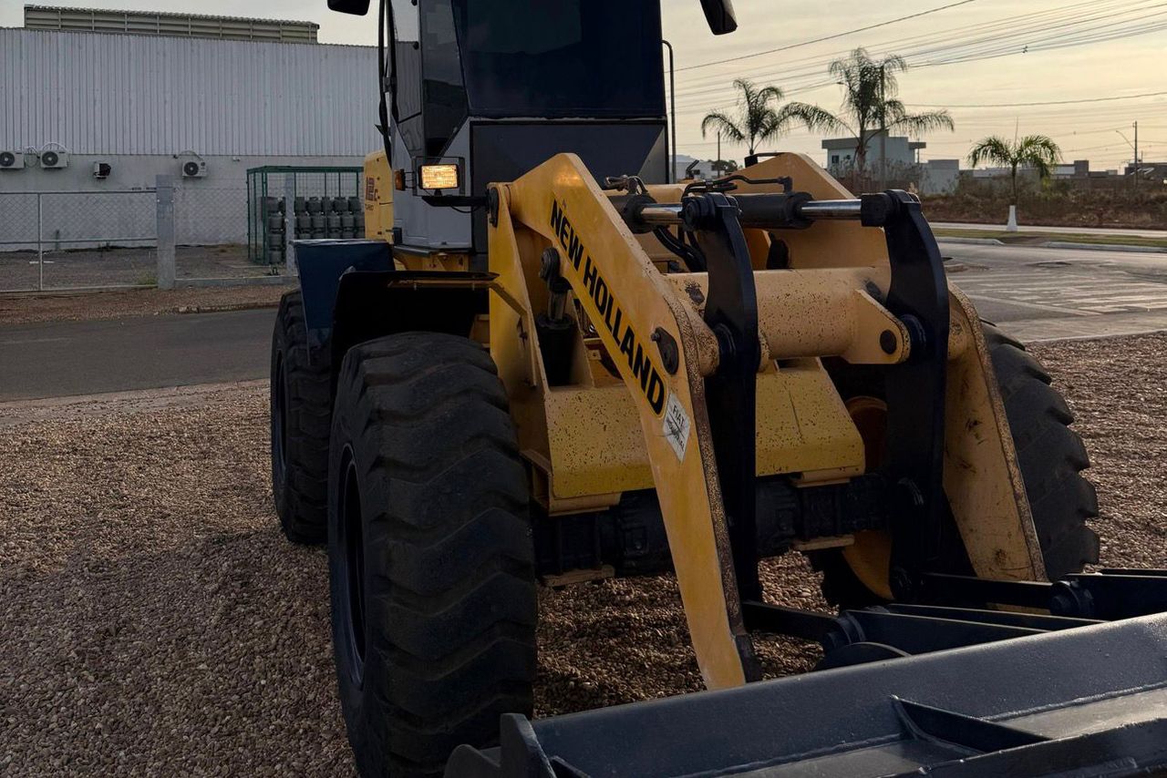 New Holland 12C - 13/13 5
