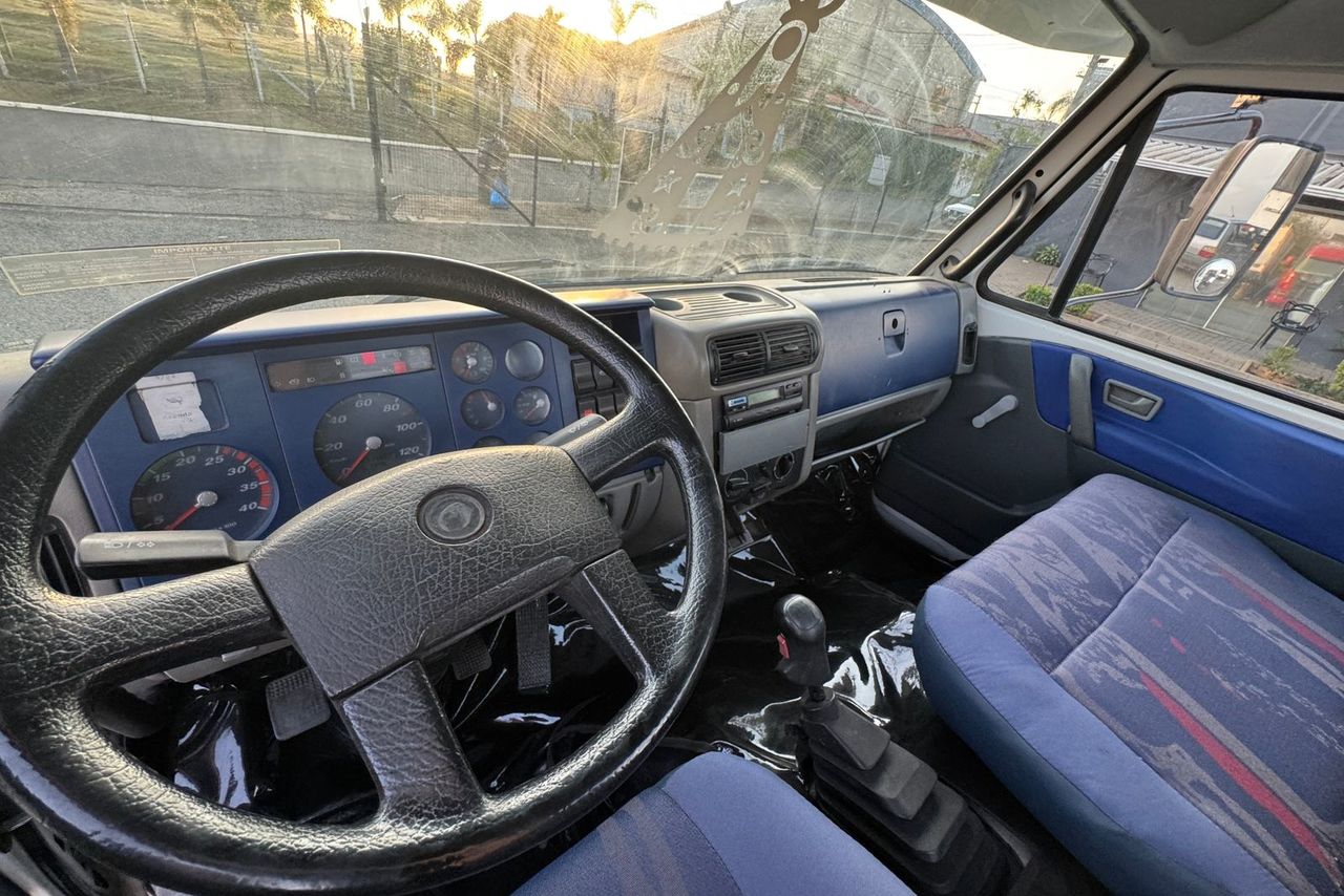 Volkswagen 23 210 - 03/04 15