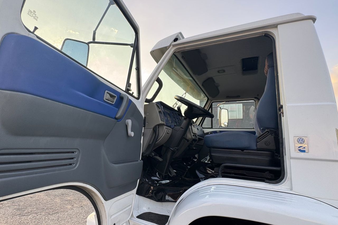 Volkswagen 23 210 - 03/04 19