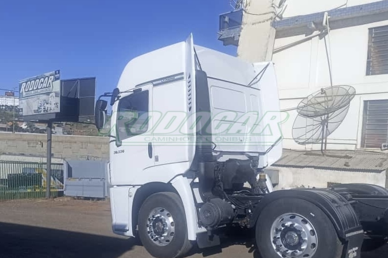Volkswagen 30-330 Constellation 8x2 - 18/19 6