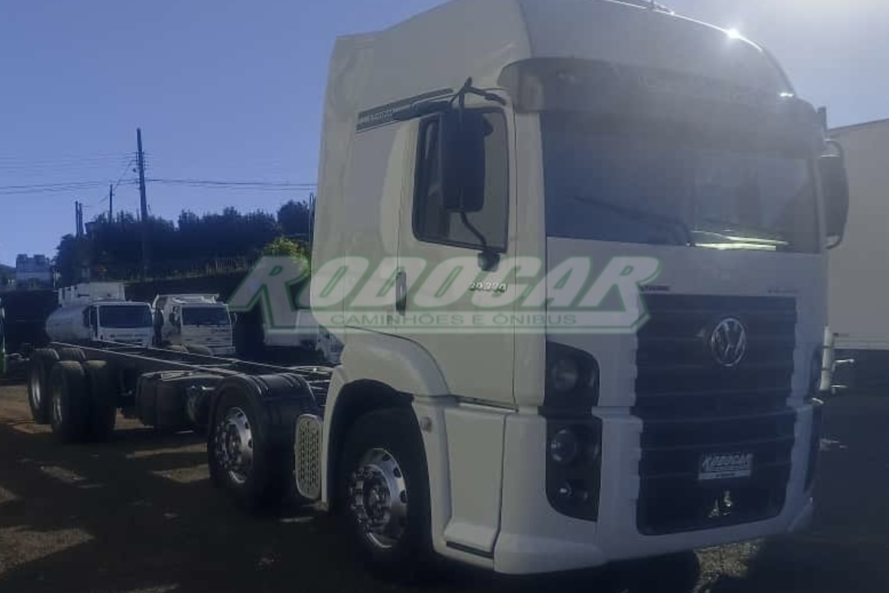 Volkswagen 30-330 Constellation 8x2 - 18/19 9