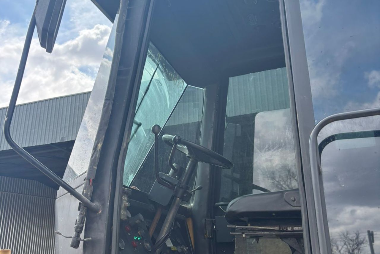 New Holland 12B - 07/07 3