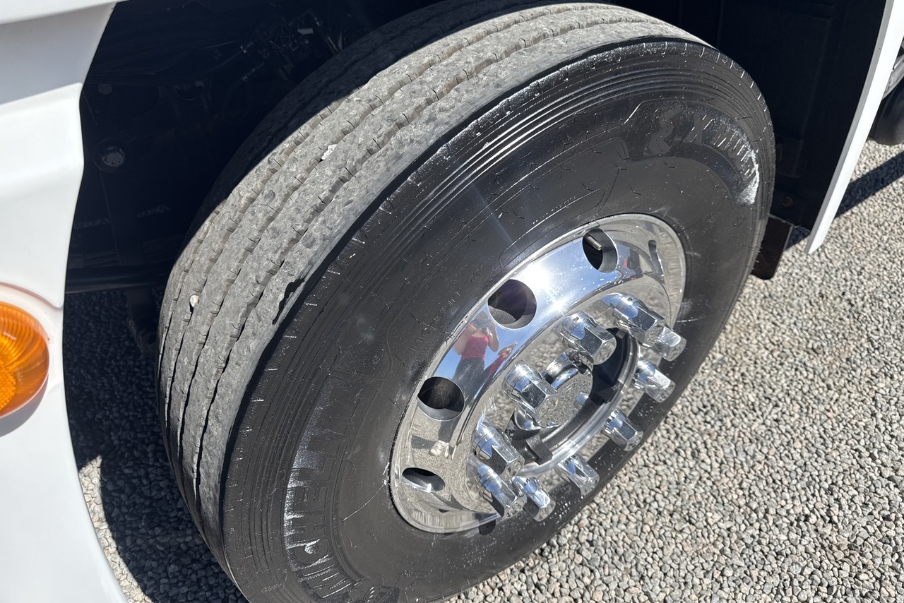 Volkswagen 24-280 E Constellation 6x2 - 22/23 9