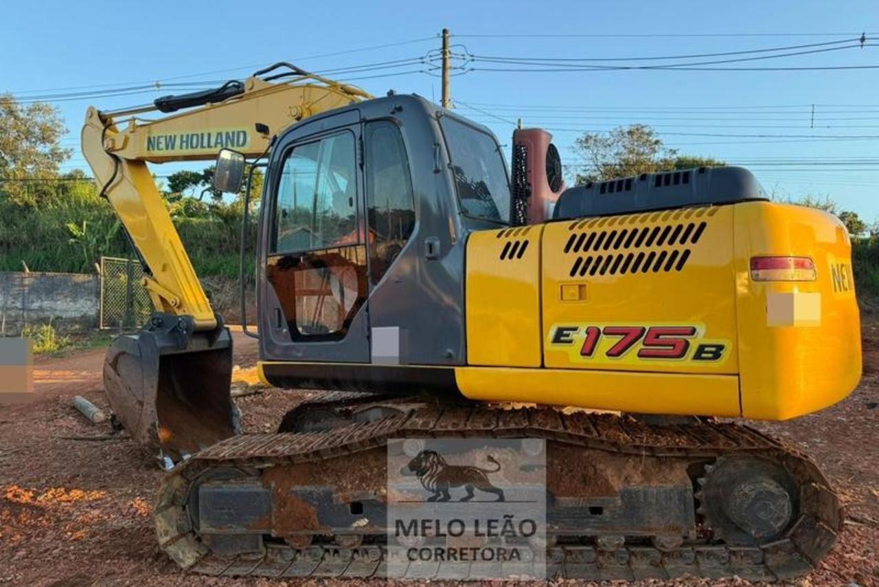 New Holland E175 - 12/12 3