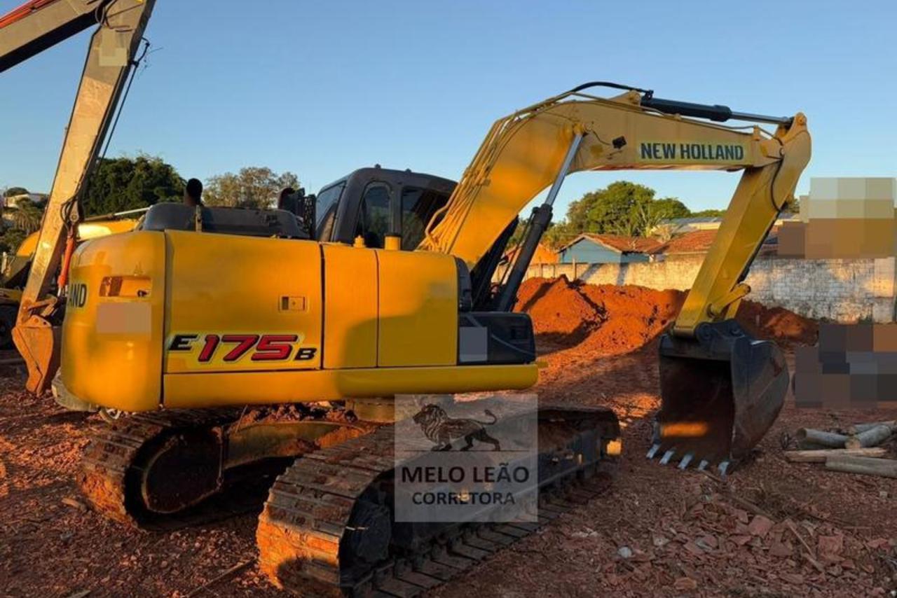 New Holland E175 - 12/12 7