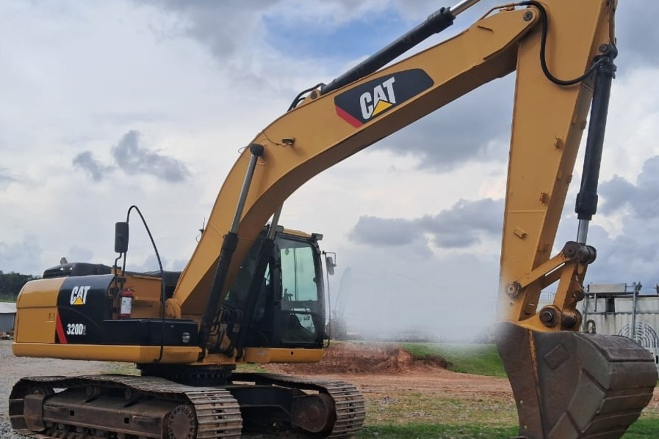 Caterpillar 320D2 - 13/13 2