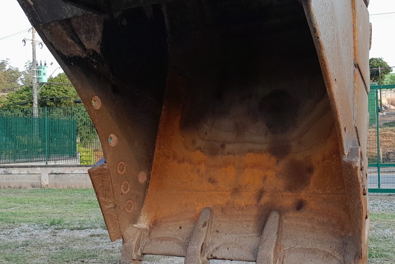 Caterpillar 320D2 - 13/13 9