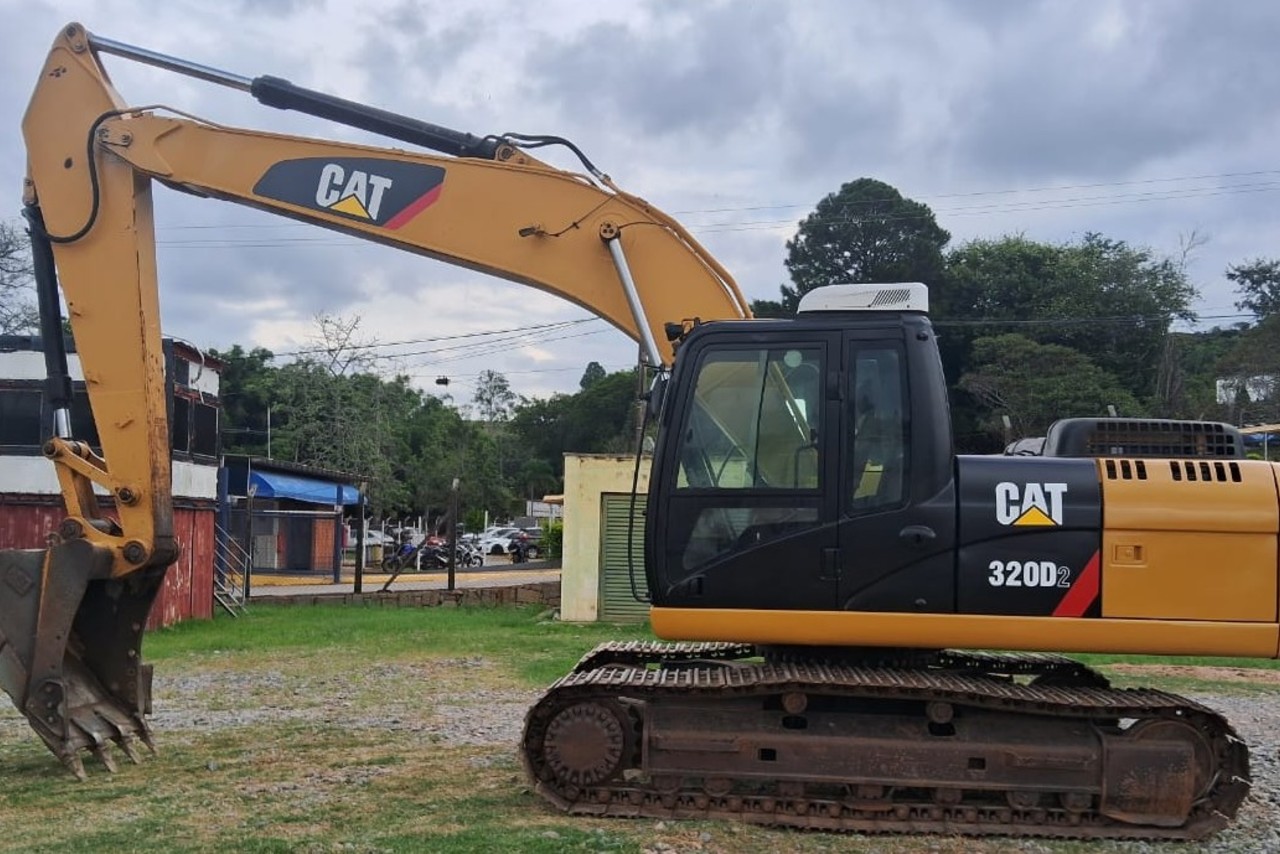 Caterpillar 320D2 - 13/13 10