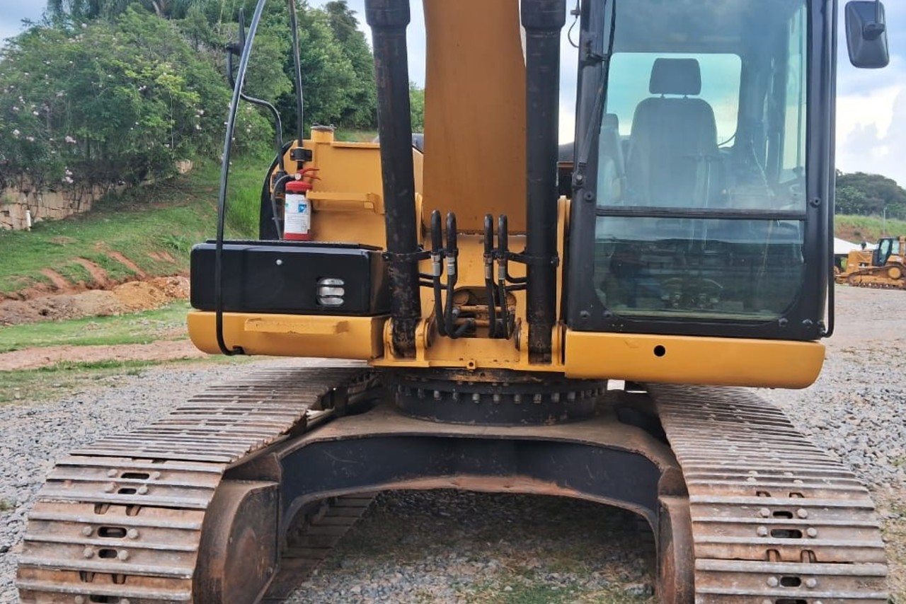 Caterpillar 320D2 - 13/13 11