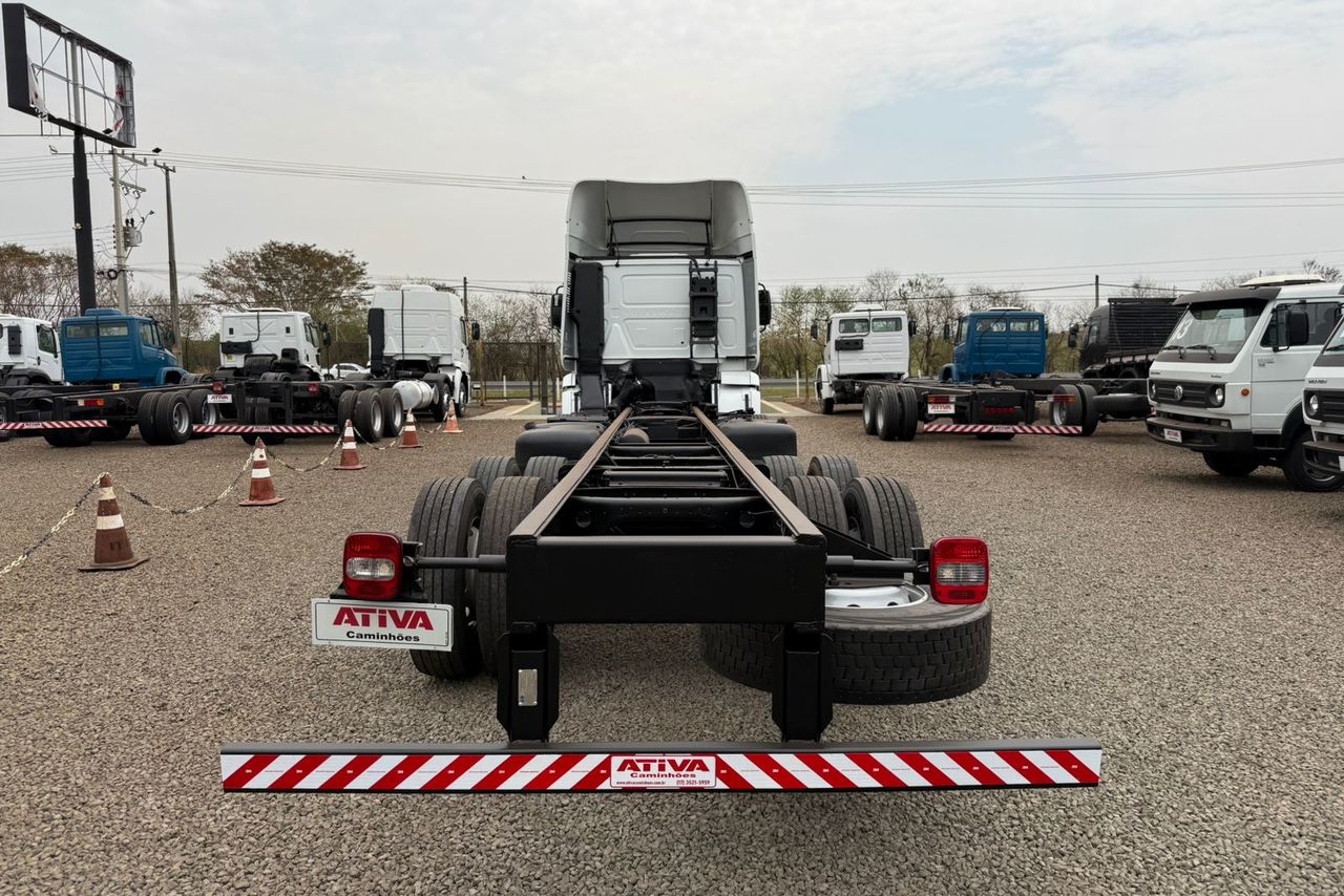Volkswagen 24-280 E Constellation 6x2 - 13/13 2