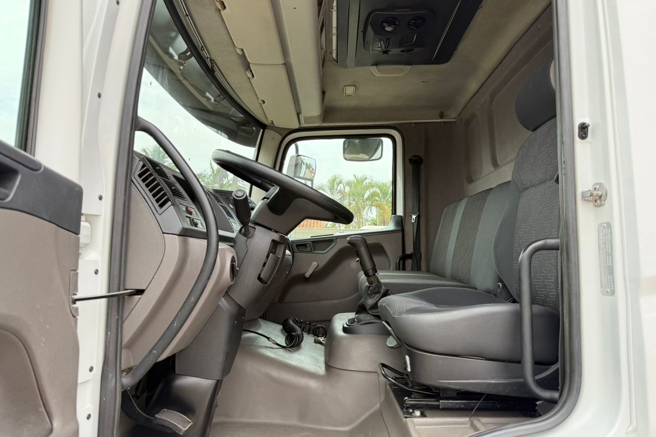 Volkswagen 24-280 E Constellation 6x2 - 13/13 7