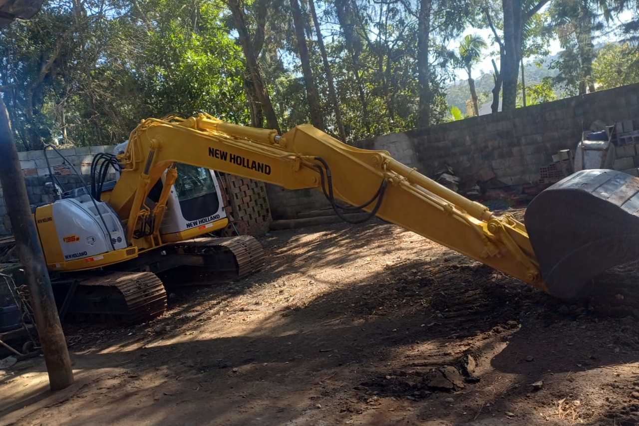 New Holland E135 - 20/13 6