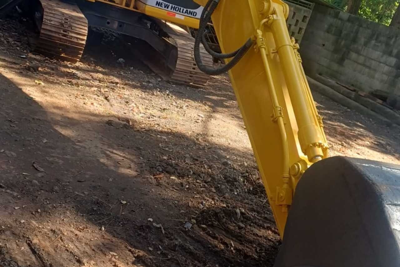 New Holland E135 - 20/13 7