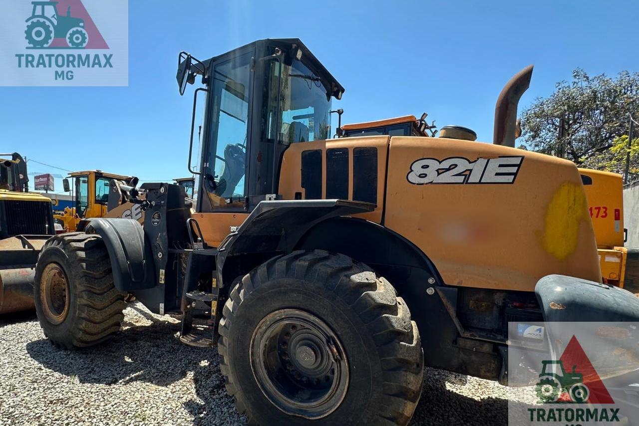 Case 821E - 21/21 4