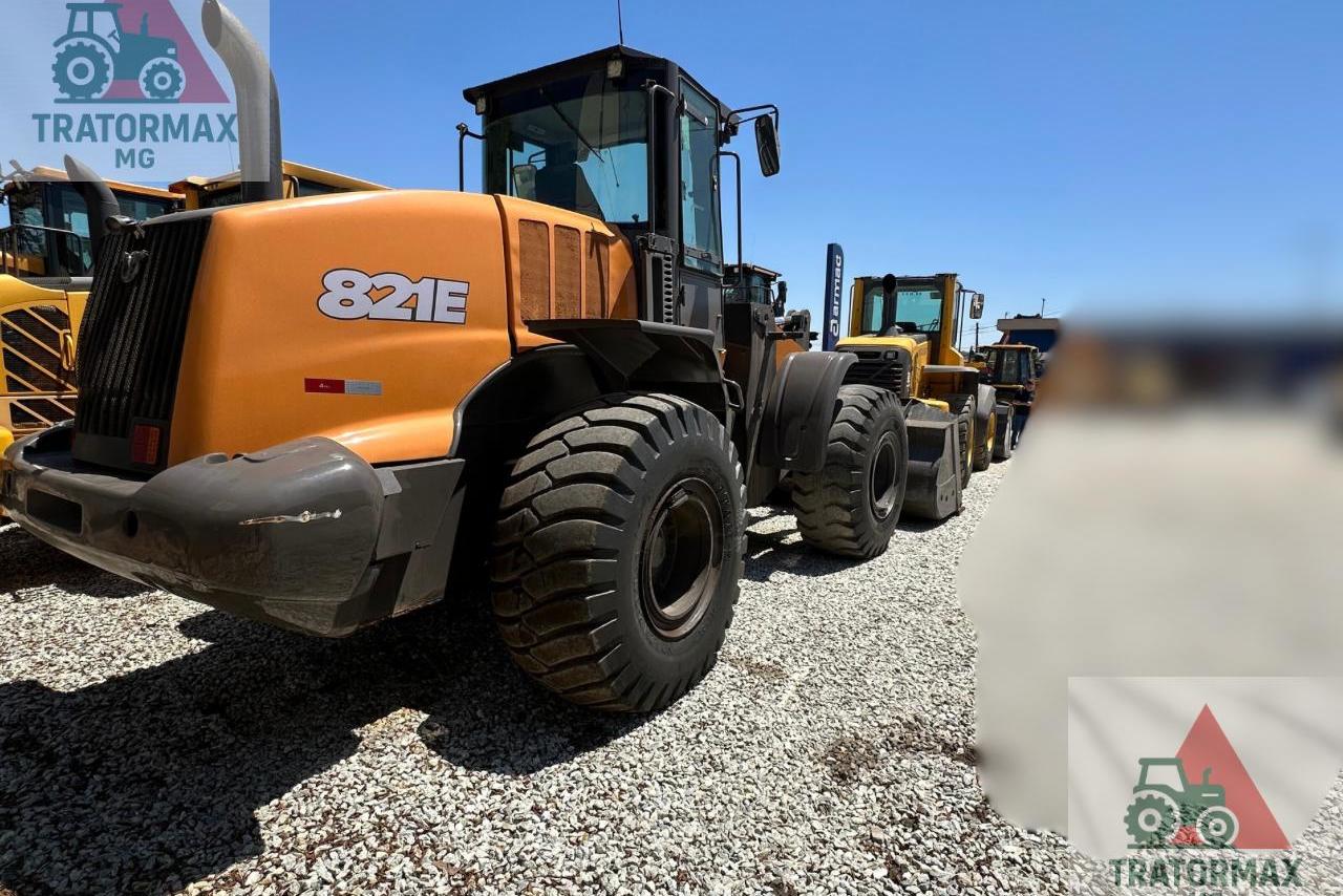 Case 821E - 21/21 3