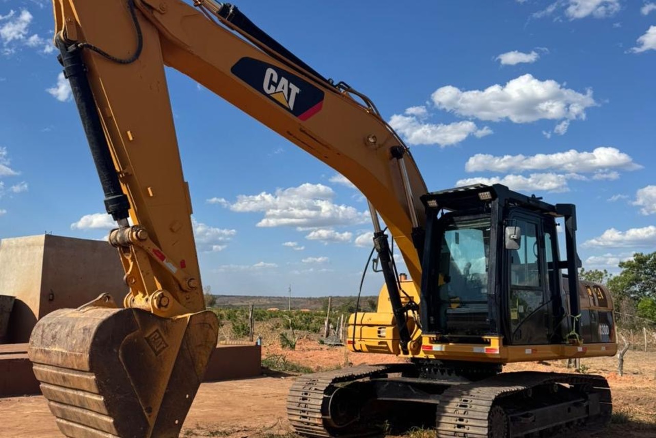 Caterpillar 320D - 12/12 2