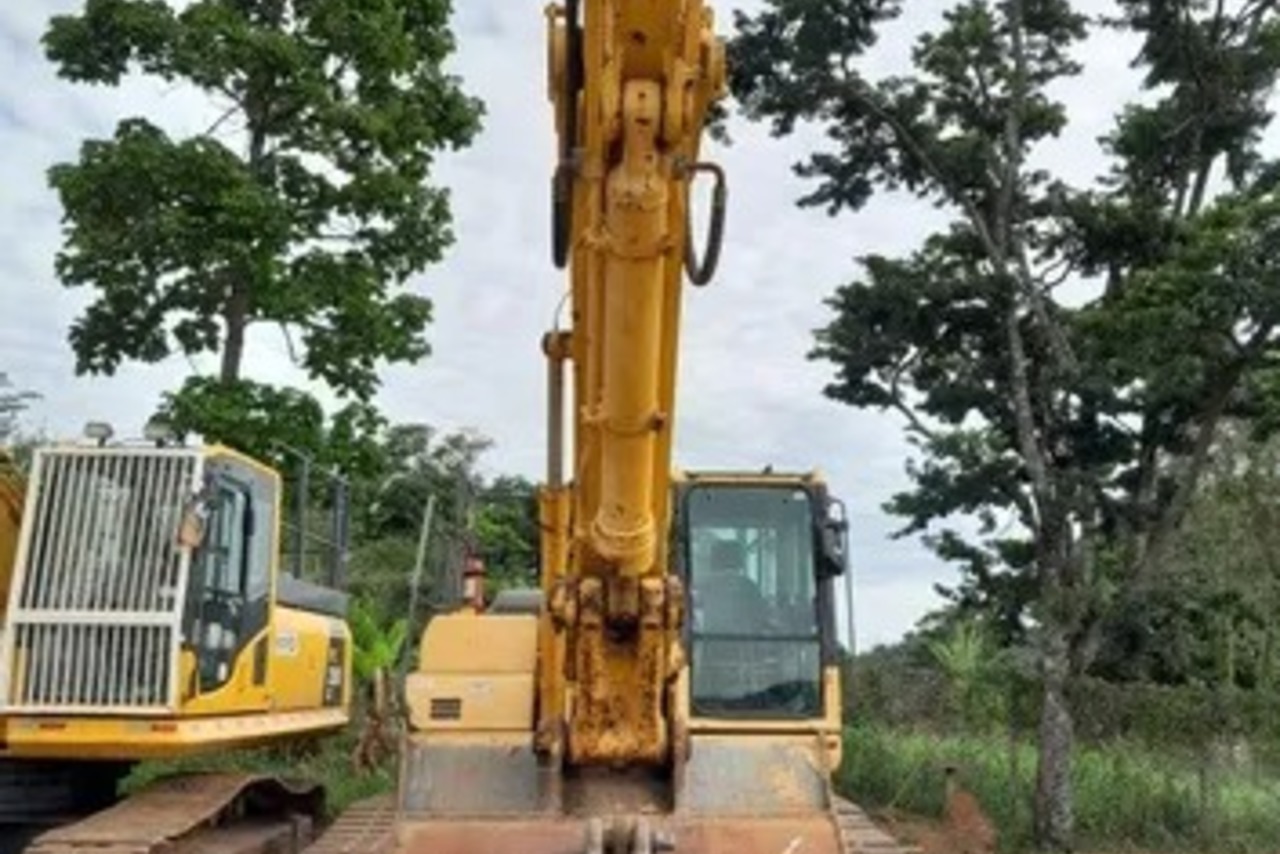 Komatsu PC240 - 18/18 6