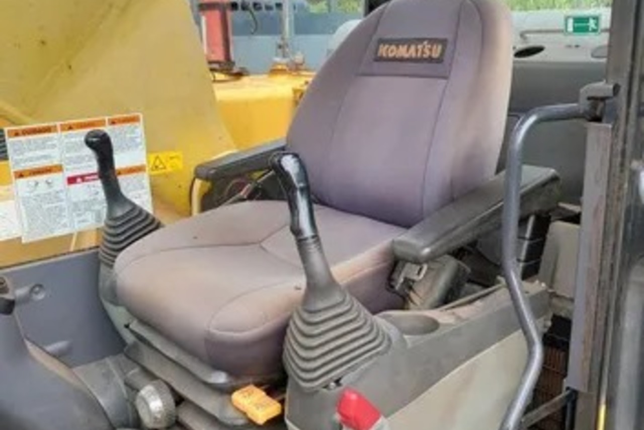 Komatsu PC240 - 18/18 7