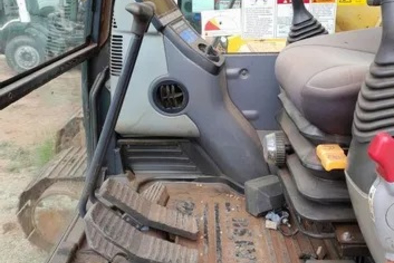 Komatsu PC240 - 18/18 10