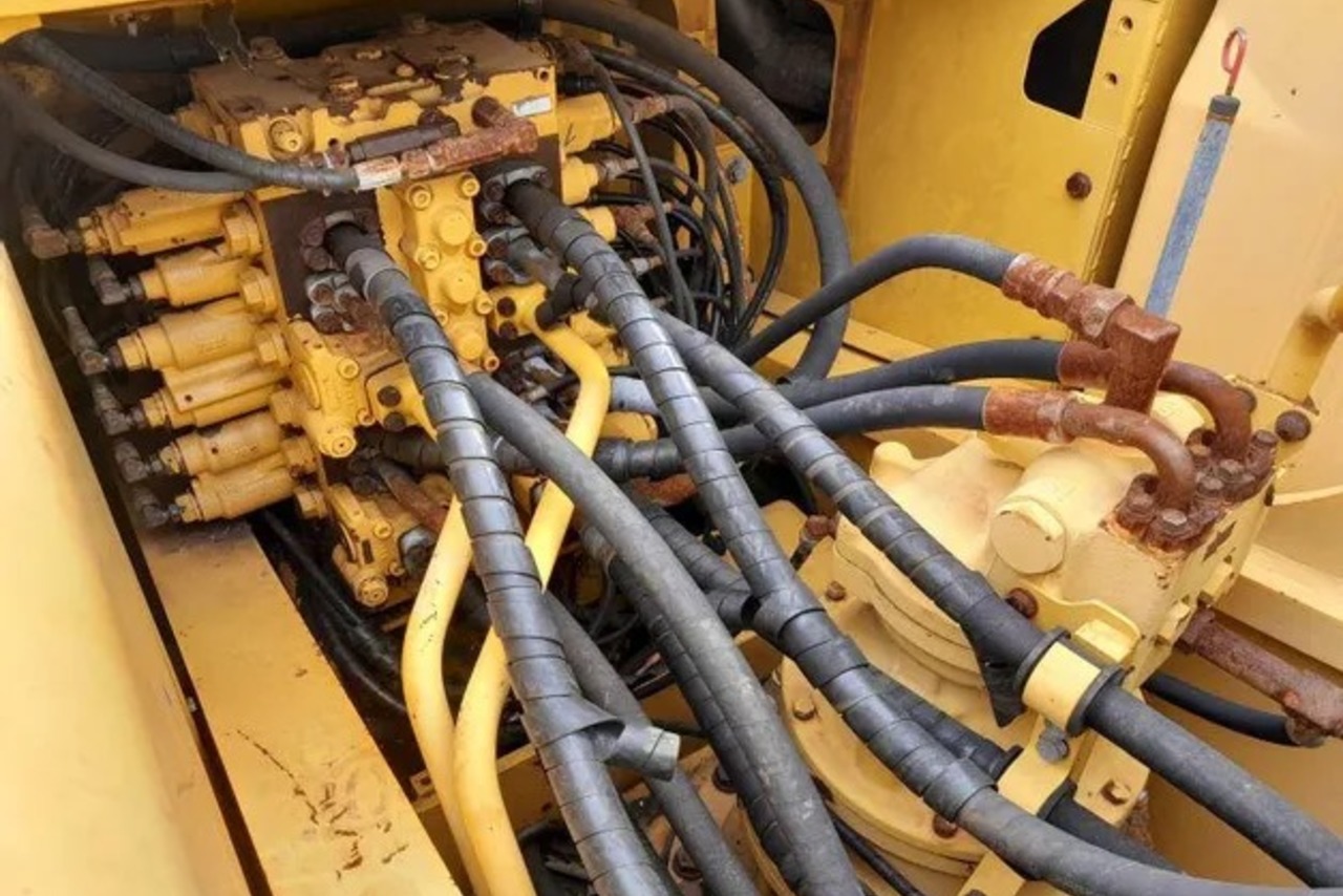 Komatsu PC240 - 18/18 14