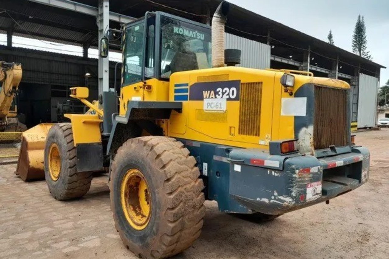 Komatsu  WA320 - 14/14 2