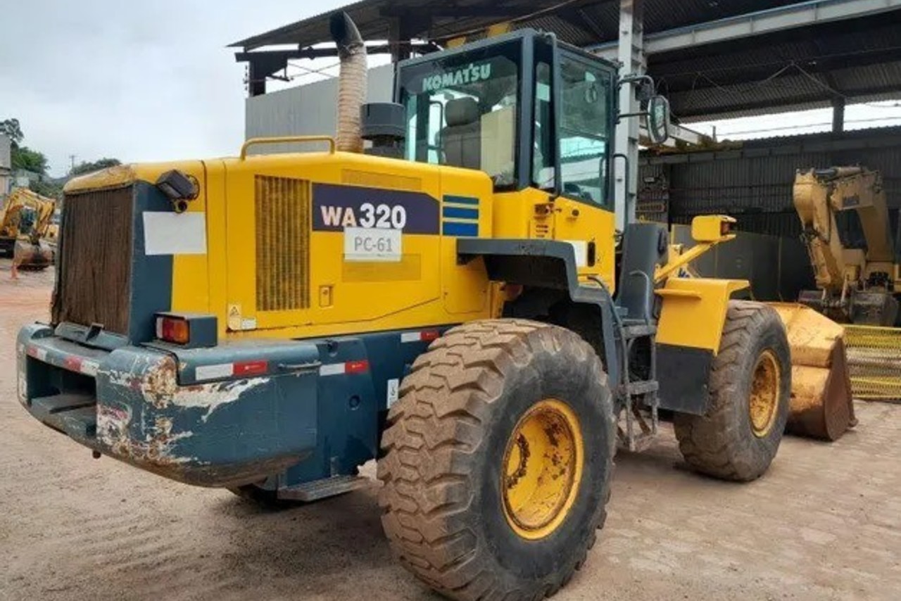 Komatsu  WA320 - 14/14 4