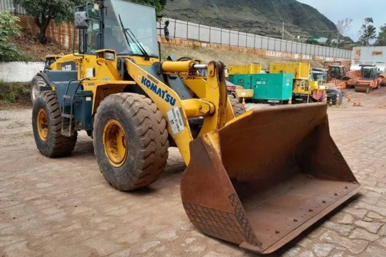 Komatsu  WA320 - 14/14 5