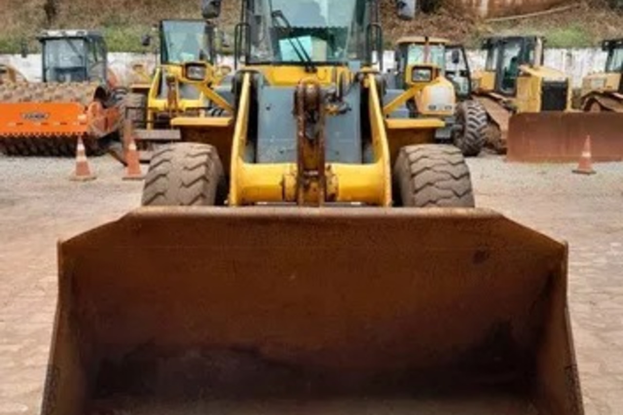 Komatsu  WA320 - 14/14 6