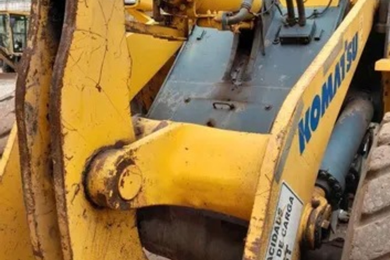Komatsu  WA320 - 14/14 14